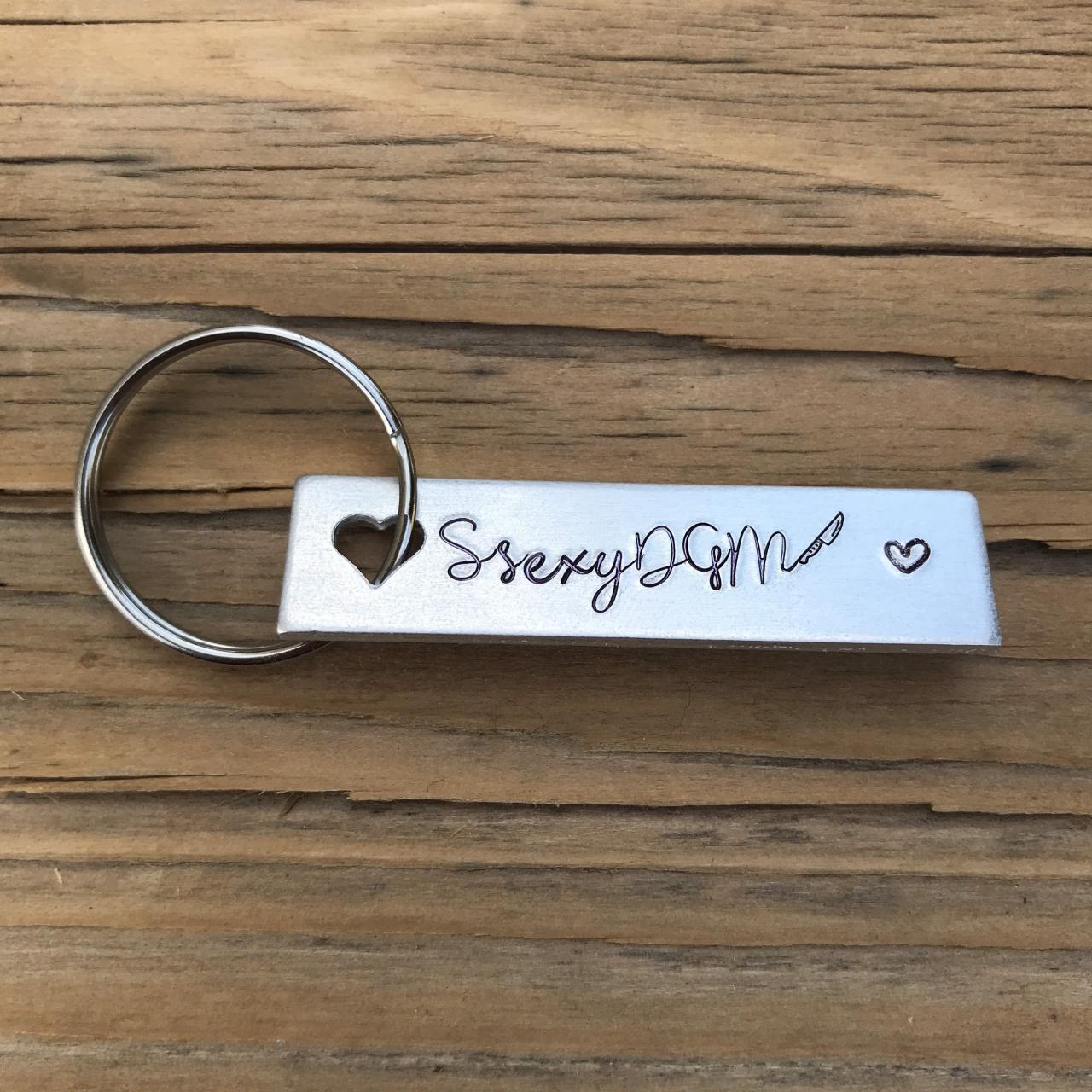 Stay Sexy Don’t Get Murdered Key Chain. Aluminum L, Fancy, Lightweight, Love, Thoughtful Gift,